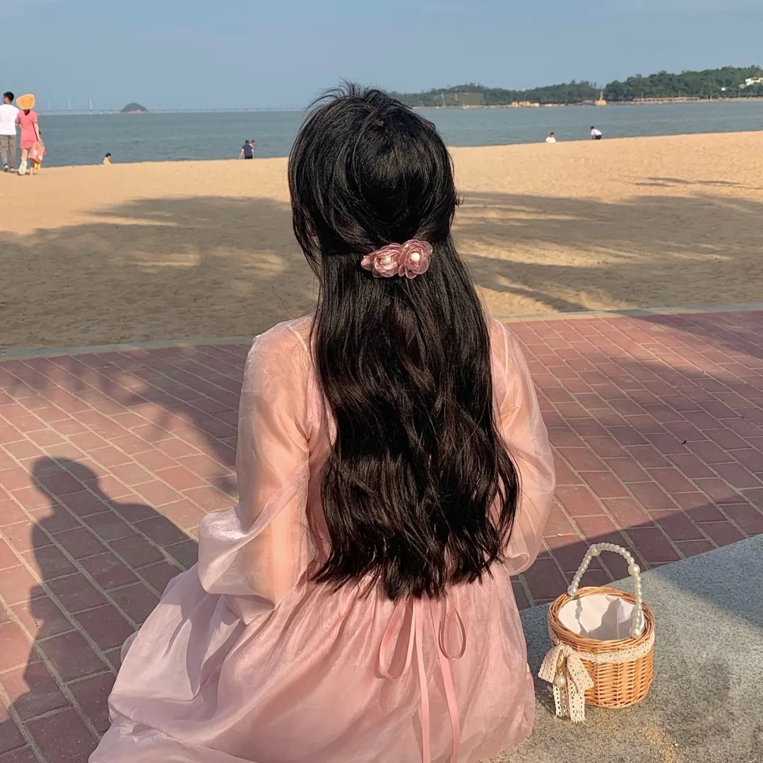 色肉毒蝎女